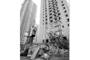 沈阳市铁西区一在建工地塔吊倒塌