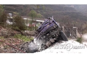 陕西一槽罐车侧翻     致1死1伤10吨甲醛泄露