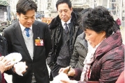 郭向东倡导企业定期发布社会责任报告