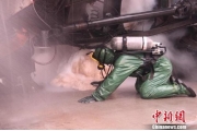 福建漳州一槽车侧翻泄漏近10吨天然气