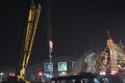 江西鹰潭在建高速路收费站坍塌致6死2伤(图)