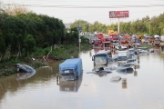 京港澳高速洪灾积水达6米   发现3名遇难者(组图)