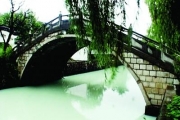 江宁"牛奶河"追踪：泵站故障污水外溢所致