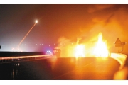陕西发生油罐车爆炸事件 现场火光冲天