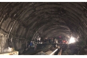 打通“生命隧道”——直击吉图珲铁路隧道塌方事故现场