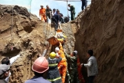甘肃一学校建筑工地塌方 致一死三伤