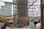 山西吕梁离石在建铁路大桥坍塌  致2死2伤