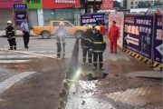 成都一工地天然气管道破裂泄漏 百米内弥漫气味