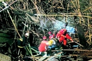 湖北投资3亿在建的曹禺大剧院封顶时突然垮塌  已致3死