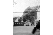 江苏扬州市一化工厂发生爆燃　附近中学数百人紧急疏散